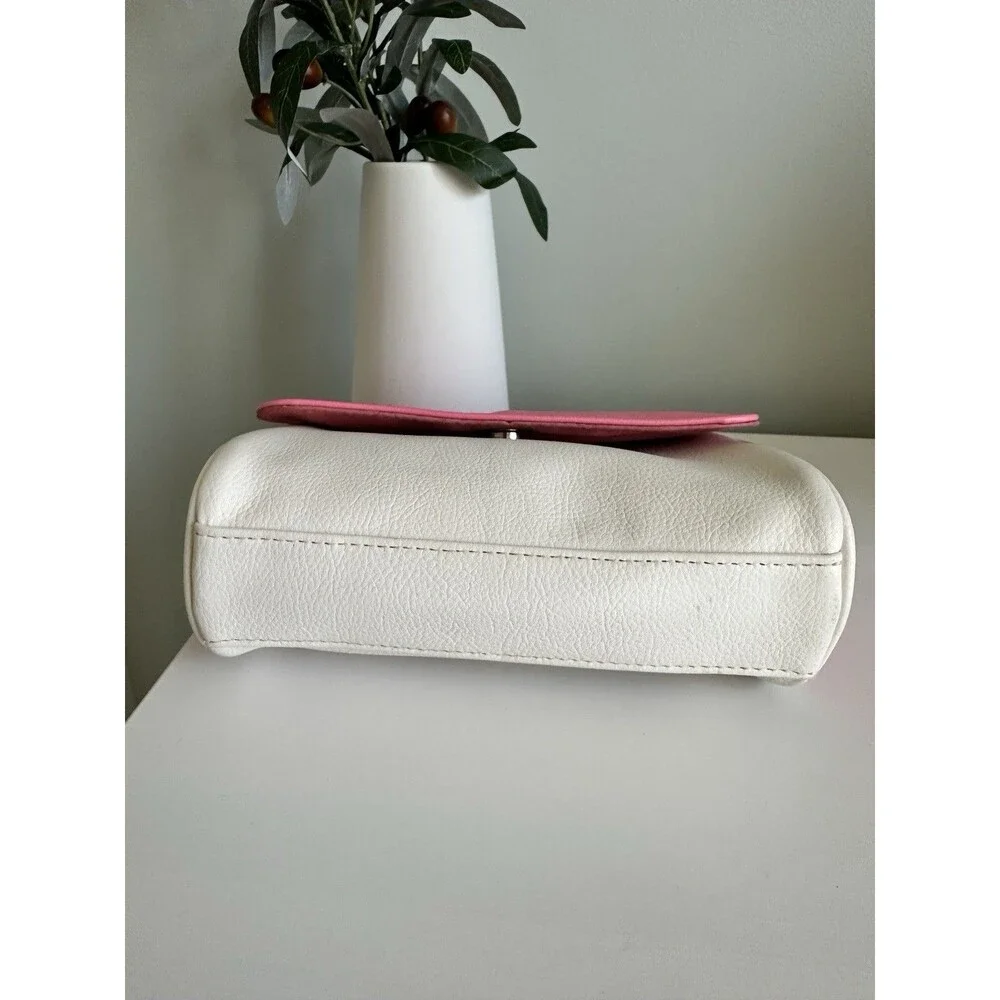 Diptyque x Qatar Airways Breast Cancer Awareness Makeup Bag Pink White Ribbon